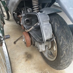 一旦受付停止！エンジンかからない原付バイクの画像