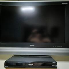 壁掛けSHARPTV32インチPanasonicＨＤＤレコーダー...
