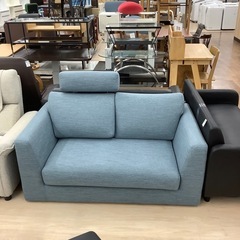 ヘッドレスト付き】2人掛けファブリックソファーのご紹介です