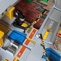 【お譲り先決まりました】くるぞわたるぞカンカン踏切セットの画像