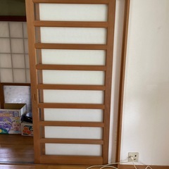 引き戸　ガラス　木