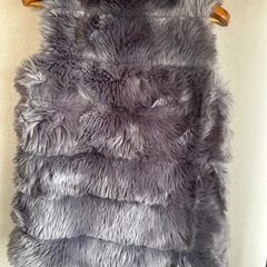 ファーベスト　フェイクファー　グレー　秋　冬の画像