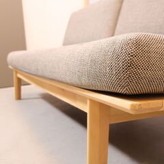 karimoku(カリモク家具)よりWG3012 2.5人掛けソファです！優しい木の