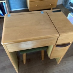 デスク型ドレッサー
