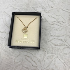 ⭐︎ドリーム2号館⭐︎ジモティー割引 GIVENCHY ネックレス ラインストーンの画像