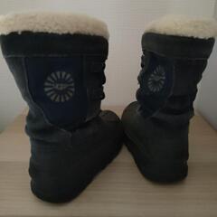 UGG　子どもブーツの画像