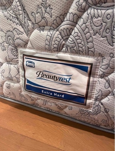 早く出したいので金額交渉してください！使用期間短め　シモンズ Beautyrest Extra Hard
