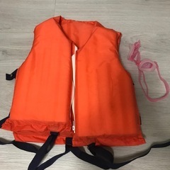 小学生用ライフジャケットとゴーグル