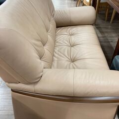 合皮×木｜2人掛けソファーのご紹介ですの画像