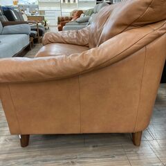 NATUZZI｜キャメル｜2人掛けソファーのご紹介ですの画像