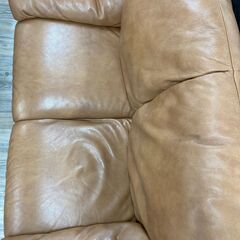 NATUZZI｜キャメル｜2人掛けソファーのご紹介ですの画像
