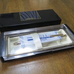 未使用新品　ゼブラ金属製ボールペン　黒/赤/シャープペンシル　ケース付きの画像