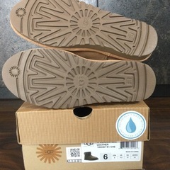 UGGウォータープルーフブーツの画像