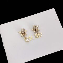 DIOR　　ディオール　　ピアスの画像