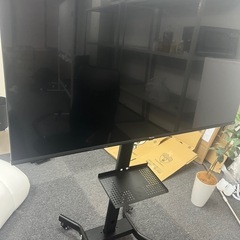 伸縮式テレビスタンド テレビ台 大型テレビ キャスター付き 移動式 高さ調整 角度調節 ディスプレイスタンド コード収納 棚板付き 液晶TVスタンド 家用 展示用　AKIOショップの画像