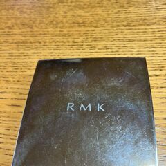 ▼値下げ▼RMK アイシャドウパレット（ボルドー系）の画像