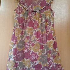 Ｌサイズ２枚セット　レディース　ノースリーブチュニック　丈長め　草花柄の画像