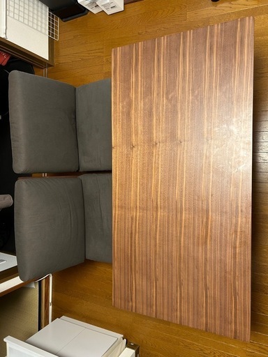 リビングでもダイニングでも使えるテーブル無印良品