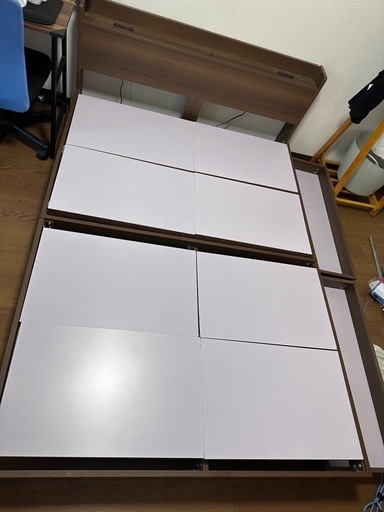 ダブルベッドフレーム　マットレス