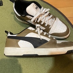 PUMAスニーカーの画像