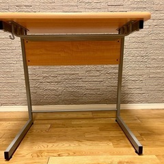 パソコンテーブル、テーブルの画像