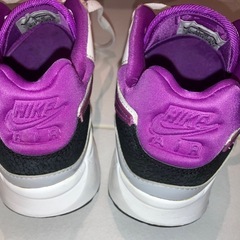 NIKE エアマックス 24cm 白紫黒の画像