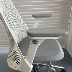 ハーマンミラー セイルチェア ホワイト アルミベース の画像