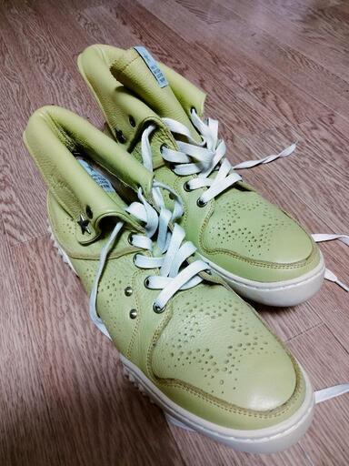 スニーカー　25.5