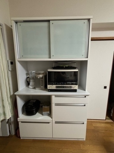 食器棚　カップボード