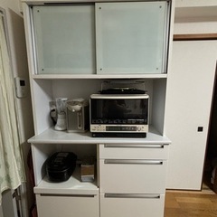 食器棚　カップボード