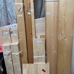 木材　パイン材18×350×600,18×250×910、1×4...