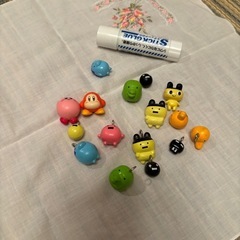 初代たまごっちのフィギュアとカービィ達