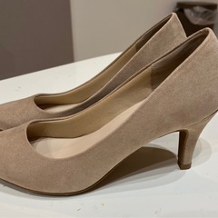 パンプス　24.5cm   ベージュの画像