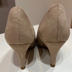 パンプス　24.5cm   ベージュの画像