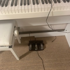 KORG白の電子ピアノ　椅子付き！の画像