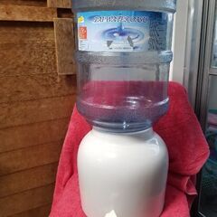 ウォーターサーバー　無地　陶器製　常温　給水器