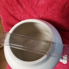 ウォーターサーバー　無地　陶器製　常温　給水器の画像