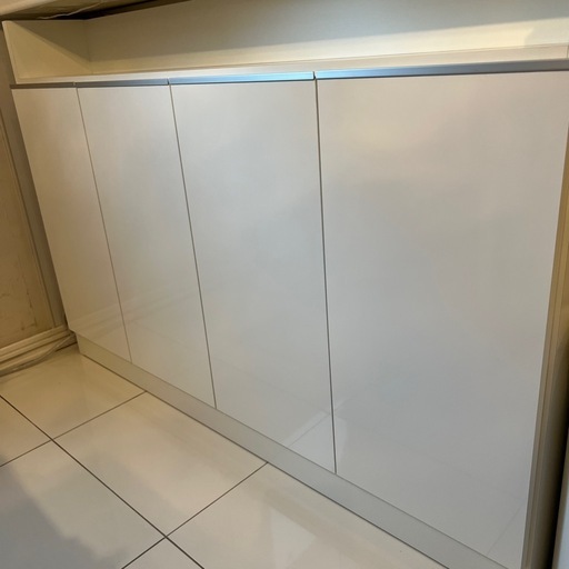 キッチンカウンター下　薄型の棚