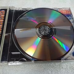 □　world world world 　ORANGE RANGE 　ジャケット写真の何層にも積み上げられたハンバーガーのようにさまざまな味わいの曲を並べた。ポッキーのＣＭ曲の「おしゃれ番長」やNHKドラマ『ふたつのスピカ』の主題歌の「瞳の先に」、韓国映画『グッド・バッド・ウィアード』のエンディング曲などバラエティに富んだ内容。の画像