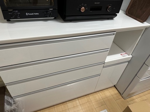 キッチンボード　　食器棚　カップボード