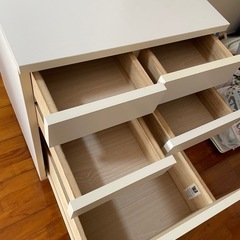 収納棚の画像