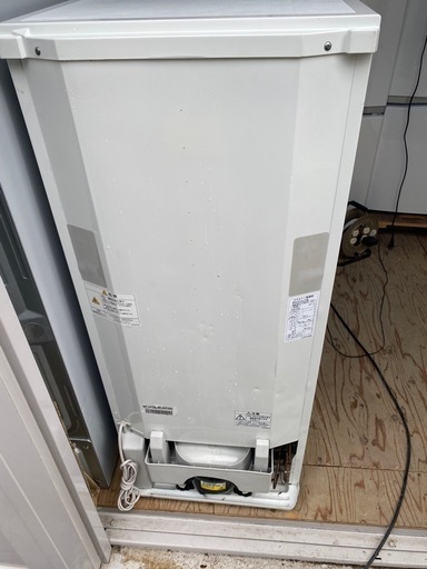 良品‼️ファン方式‼️三菱冷凍庫121L2008年