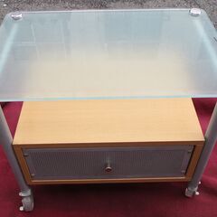☆シンプルでお部屋に溶け込むデザインのテレビ台 天面ガラスがお洒...