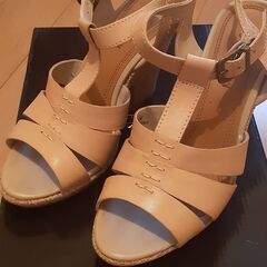 厚底サンダルの画像