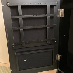 収納付き鏡の画像