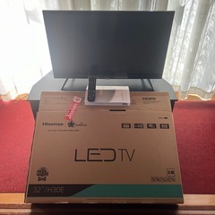 ⭐️超破格⭐️Hisense ハイセンス 液晶テレビ 32H30E 32V型　テレビ台付きの画像