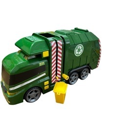 トイザらス。ゴミ収集車