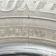 DUNLOP 185/65R15 23年製　スタッドレスタイヤの画像