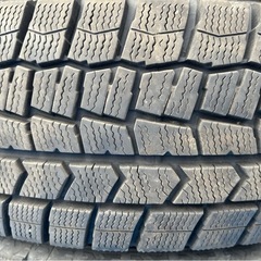 DUNLOP 185/65R15 23年製　スタッドレスタイヤの画像