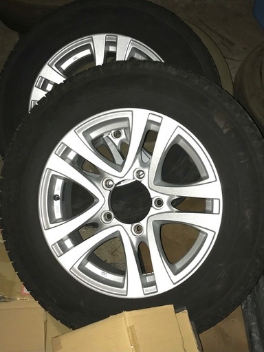 ジムニースタッドレスタイヤホイールセット　16インチ